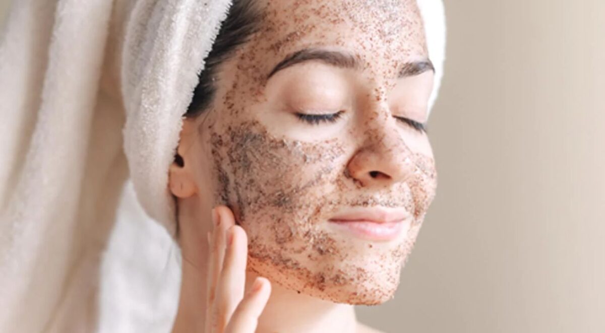 بالمميزات والاسعار تعرف على acure افضل مقشر للوجه 2025