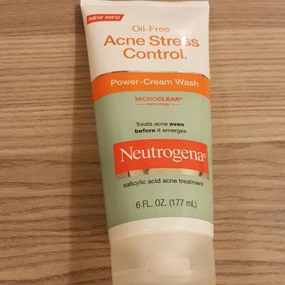 غسول كريمي قوي من Neutrogena