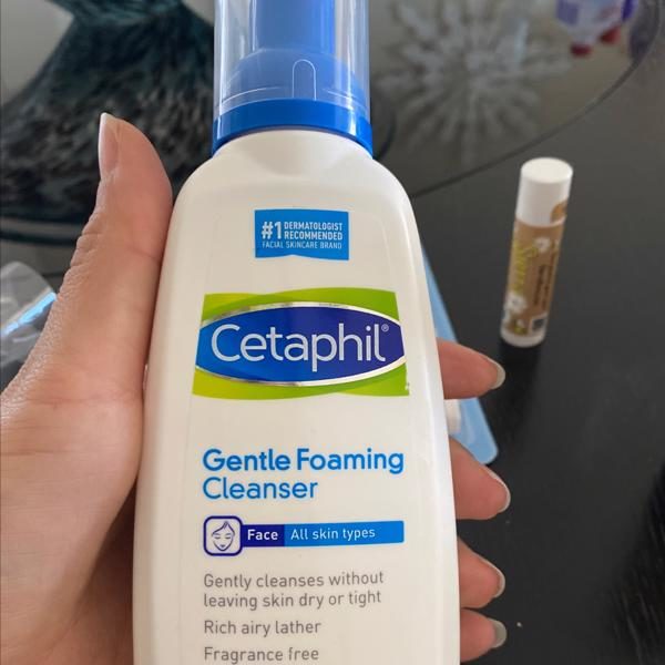 غسول رغوي ناعم من Cetaphil