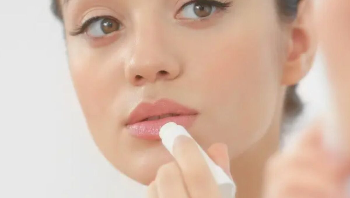 اليكي افضل انواع اصبع زبدة الكاكاو من الصيدلية 2025