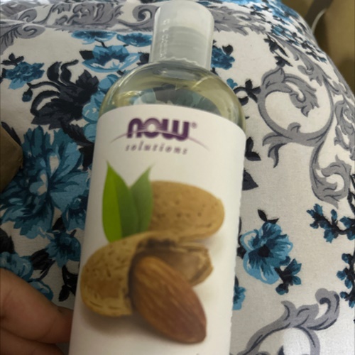 افضل 6 منتجات من اي هيرب زيت اللوز واهم فوائده